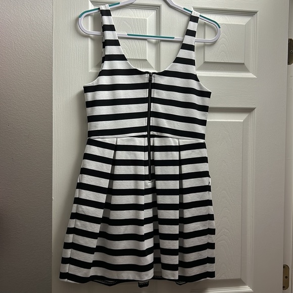 Aeropostale x Bethany Mota Black & White Striped Dress - Picture 4 of 5